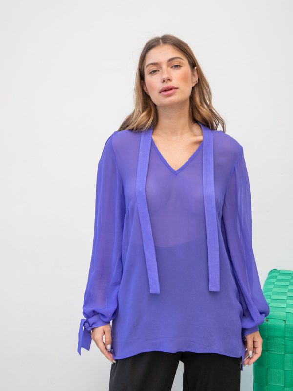 Элегантная полупрозрачная блузка в цвете лаванды